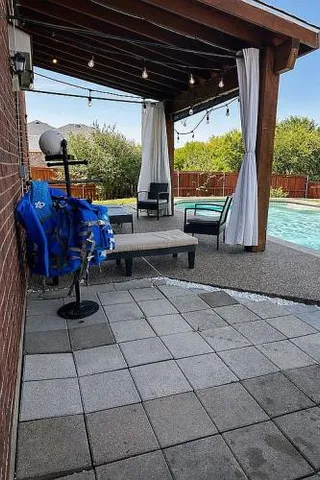 $360,000 | 911 Blue Sky Drive, Arlington, TX 76002