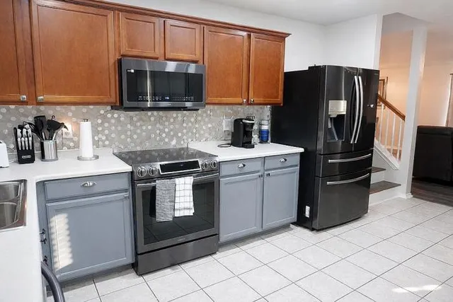 $360,000 | 911 Blue Sky Drive, Arlington, TX 76002