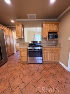 $4,000 | 7502 Balcom Avenue, Reseda, CA 91335