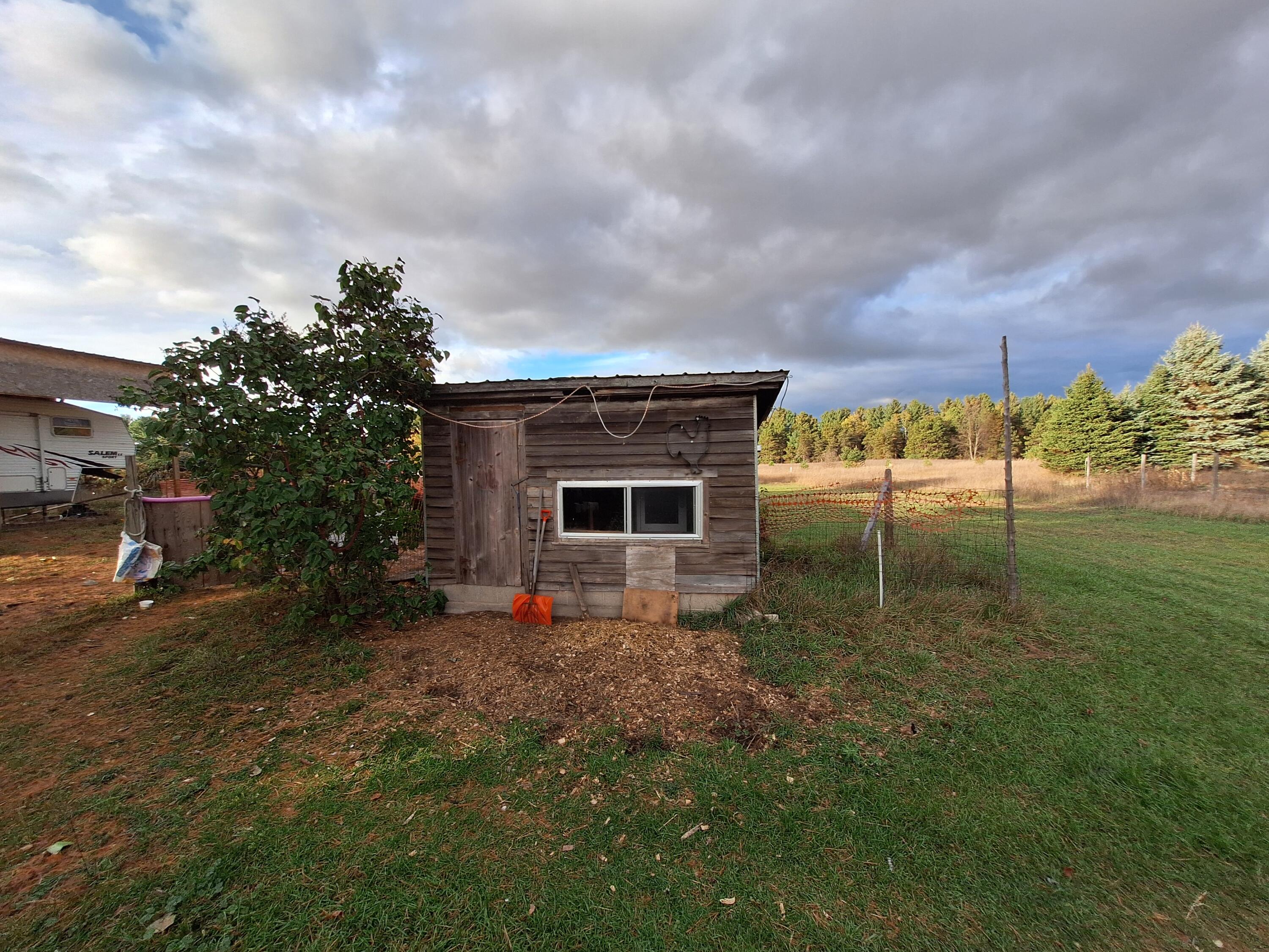 1384 West Chauvez Road Scottville, MI 49454 - Photo 5 of 8 20251024_173417