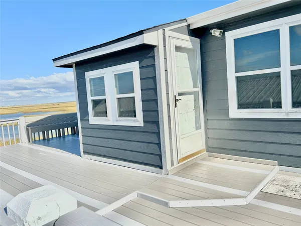 $2,800 | 1256 Canal East, Crystal Beach, TX 77650