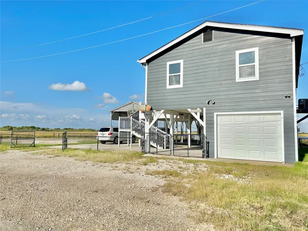 $2,800 | 1256 Canal East, Crystal Beach, TX 77650