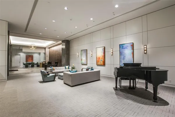 $750,000 | 3111 Welborn Street, Unit 1306, Dallas, TX 75219