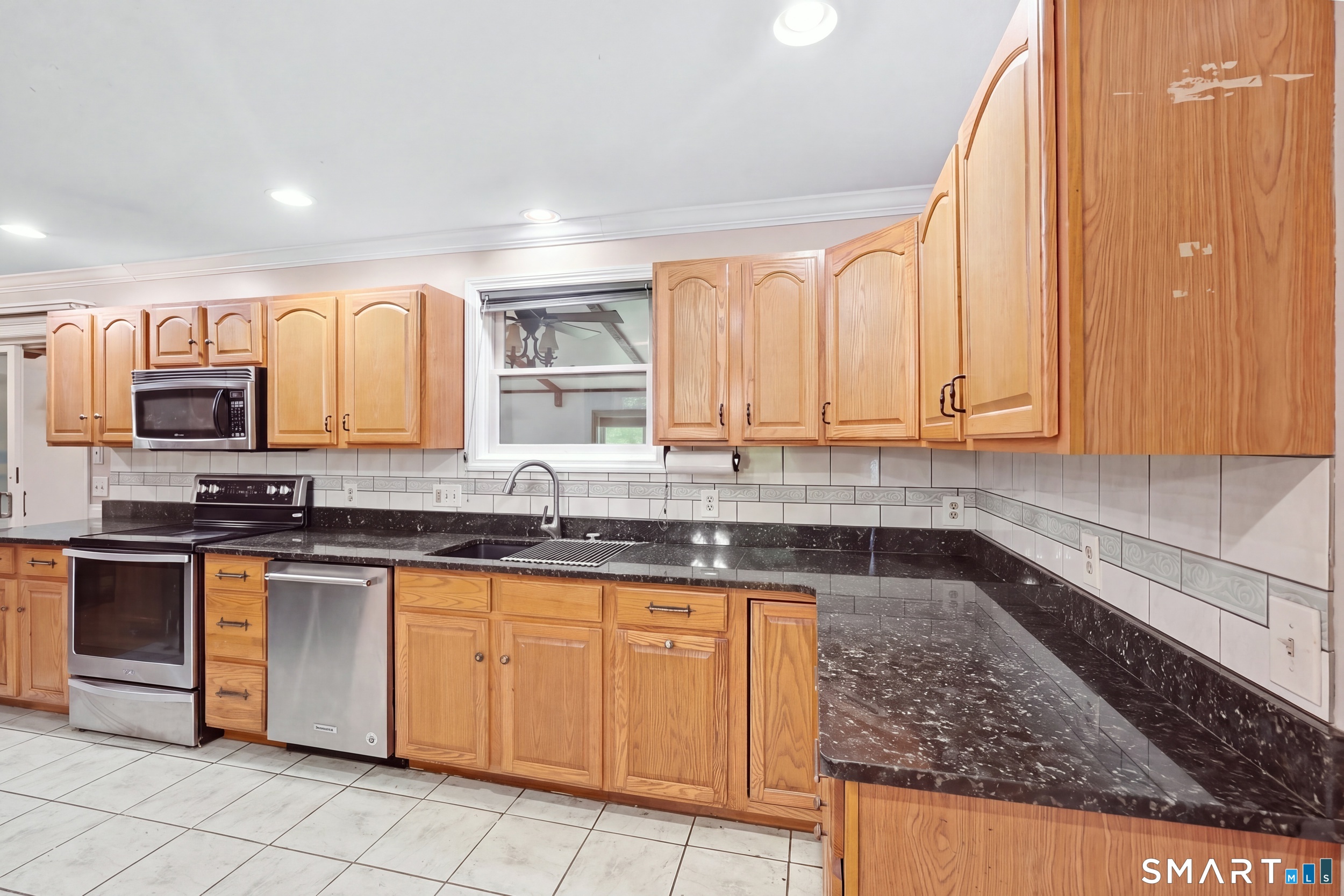 131 Vernon Branch Road Coventry, CT 06238 - Photo 6 of 39 Gallery Image 6