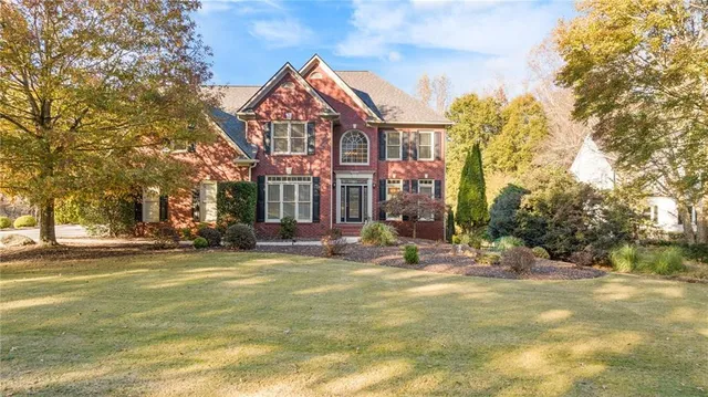 $835,000 | 812 Lakemere Crest, Suwanee, GA 30024