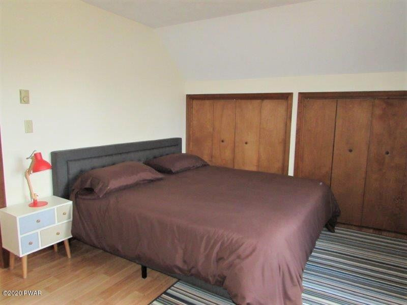 137 Roundhill Road Dingmans Ferry, PA 18328 - Photo 11 of 31