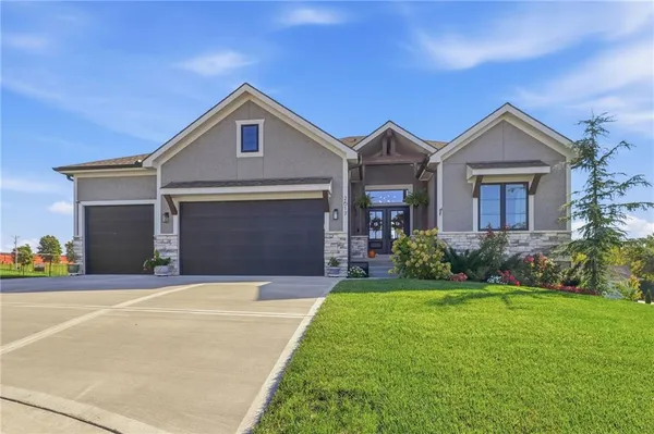 $699,500 | 2617 Northeast Amanda Lane, Blue Springs, MO 64029