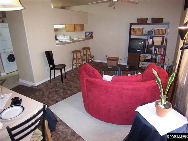 445 Holcomb Avenue Reno, NV 89502 - Photo 4 of 13 Photo 4