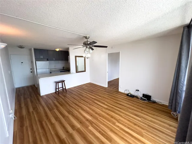 $1,900 | 98-1038 Moanalua Road, Unit 2102, Aiea, HI 96701