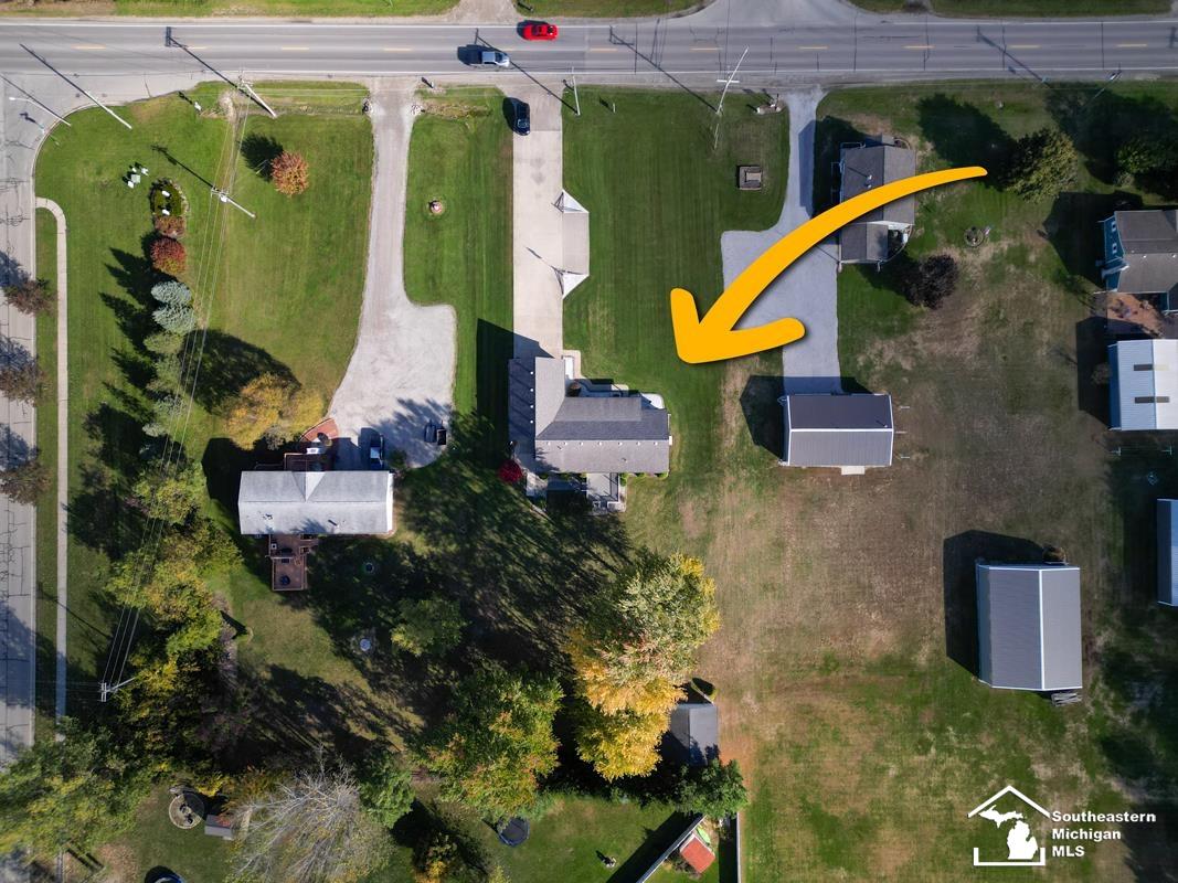 12007 Grafton Road Carleton, MI 48117 - Photo 4 of 35