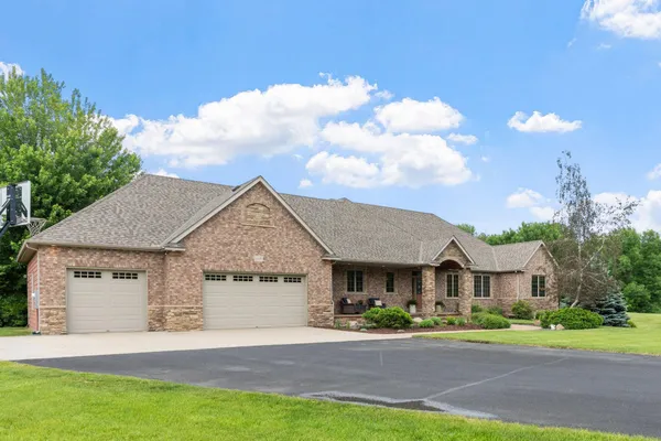 $995,000 | 14480 Tyrol Drive, Shakopee, MN 55379