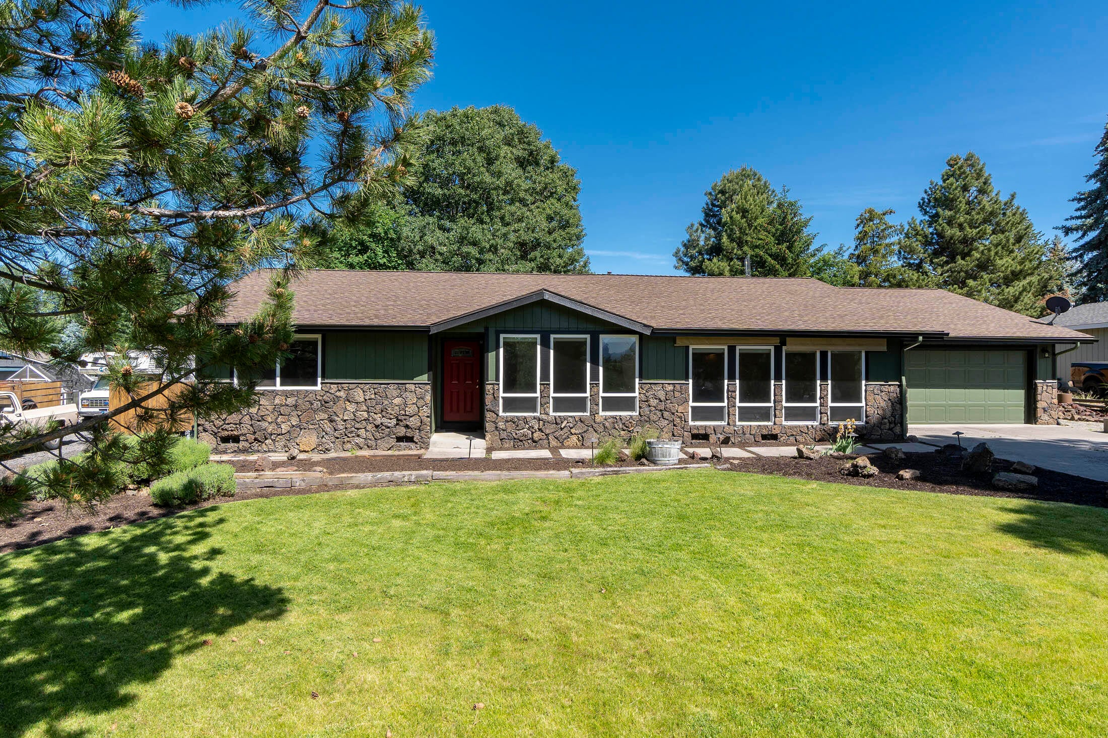 61180 Ladera Road Bend, OR 97702 - Photo 3 of 32 61180 Ladera Rd_0107 copy