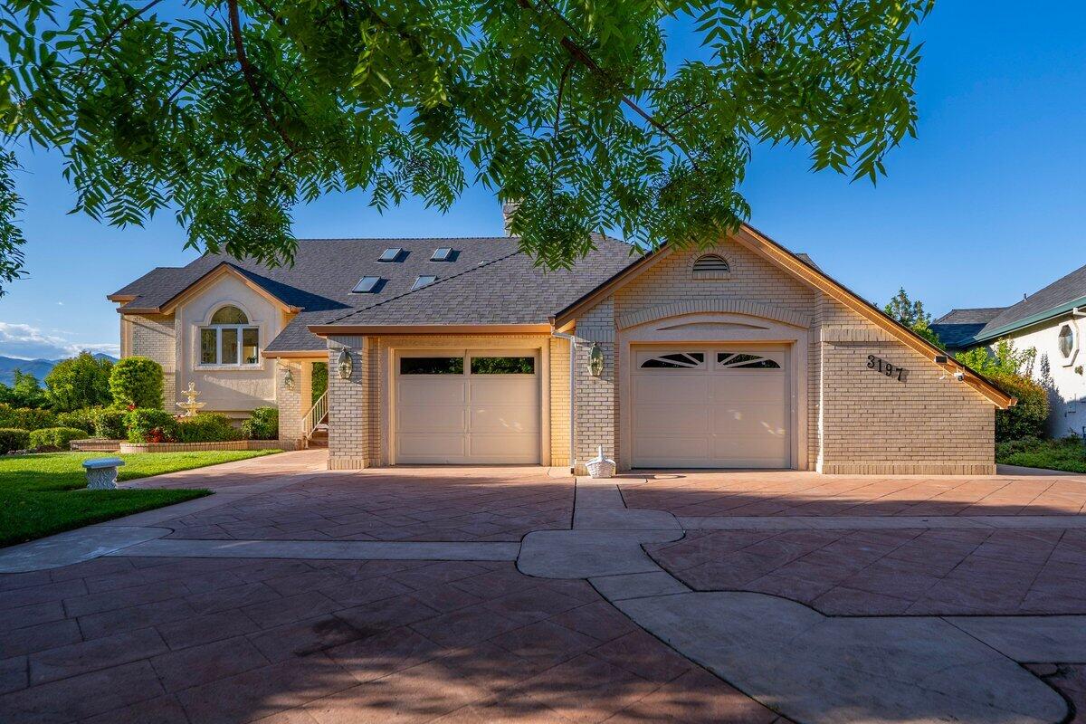 3197 Pinot Path Redding, CA 96001 - Photo 12 of 64 3197 Pinot Path - E-33 - Curbappeal