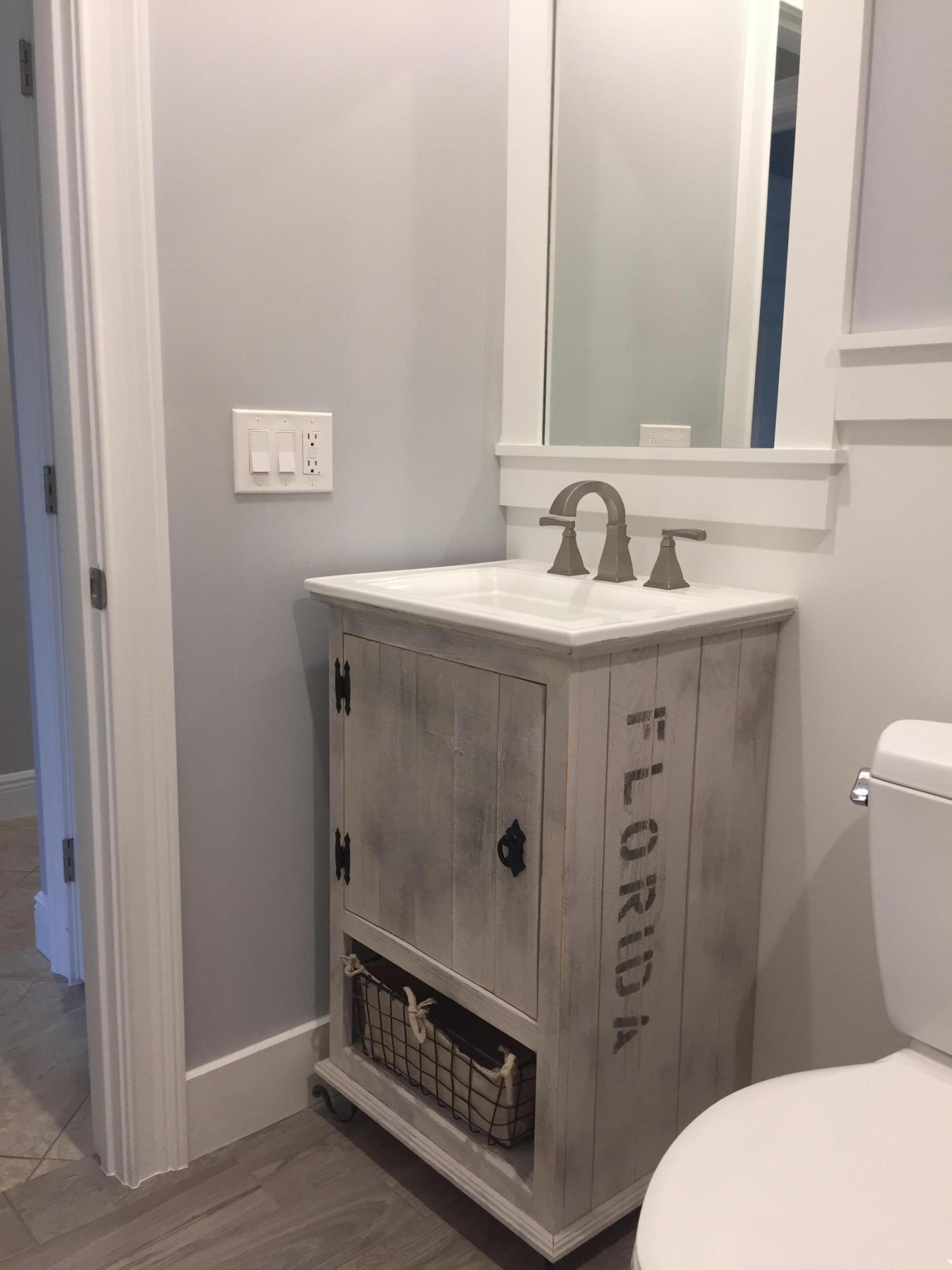 301 Southwest 7th Avenue Boca Raton, FL 33486 - Photo 35 of 46 Guest bath