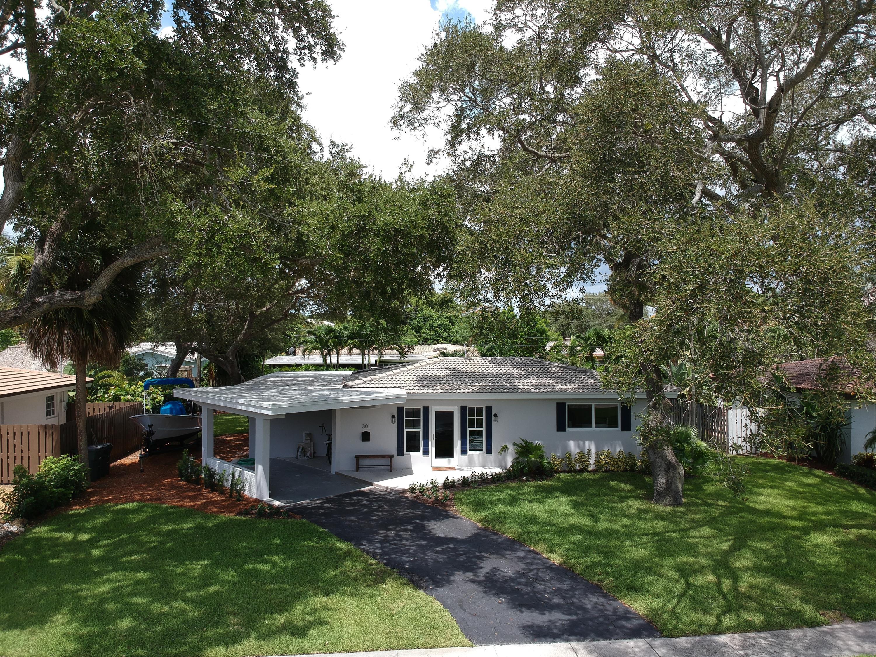 301 Southwest 7th Avenue Boca Raton, FL 33486 - Photo 4 of 46 Carport