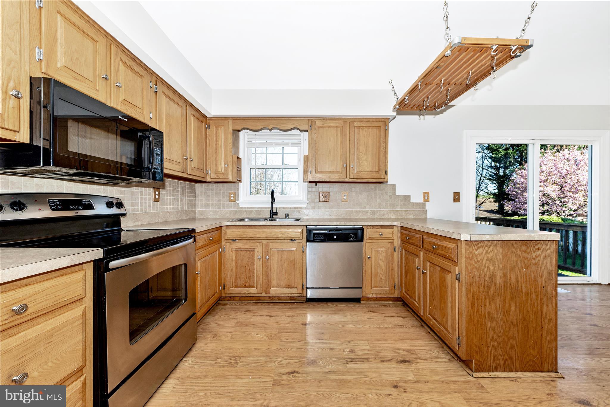 8211 Winter Snow Court Frederick, MD 21702 - Photo 13 of 55 Kitchen
