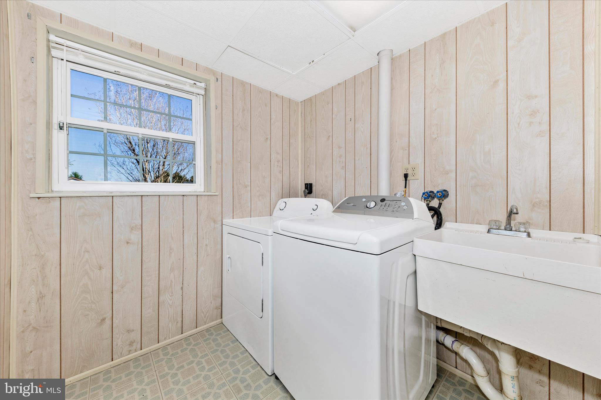 8211 Winter Snow Court Frederick, MD 21702 - Photo 32 of 55 Laundry