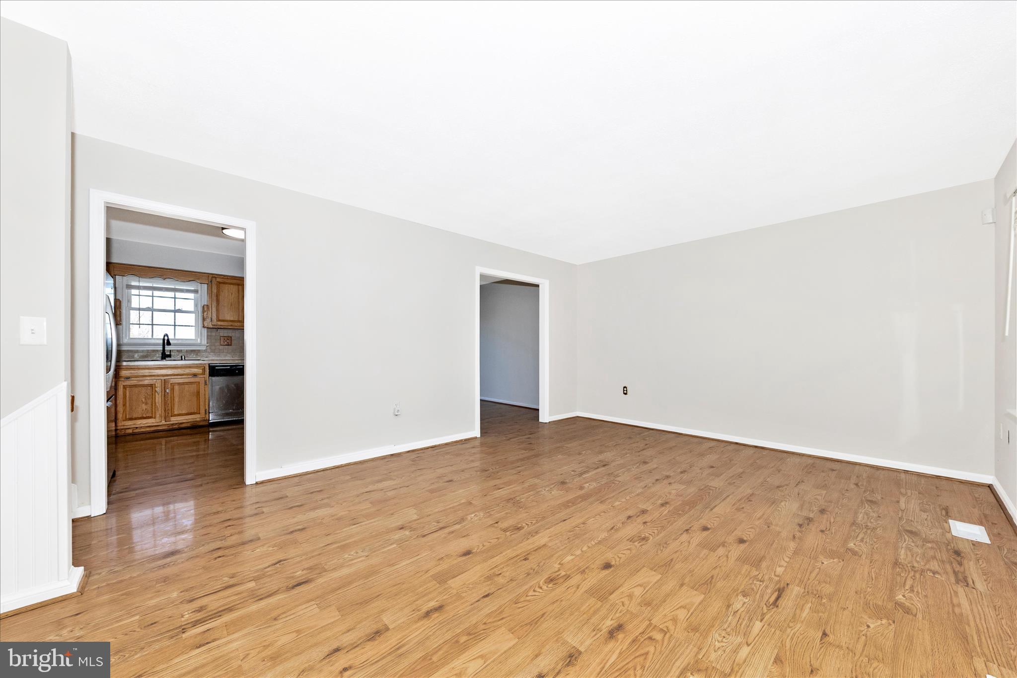 8211 Winter Snow Court Frederick, MD 21702 - Photo 6 of 55 Living Room