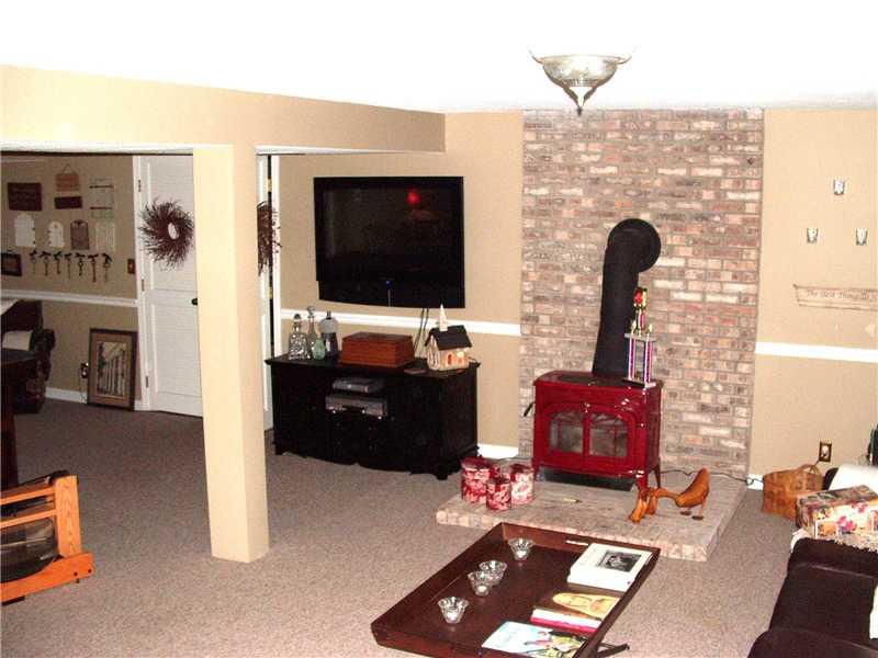 203 Lynn Road Nashville, IN 47448 - Photo 14 of 17 Gallery Image 14