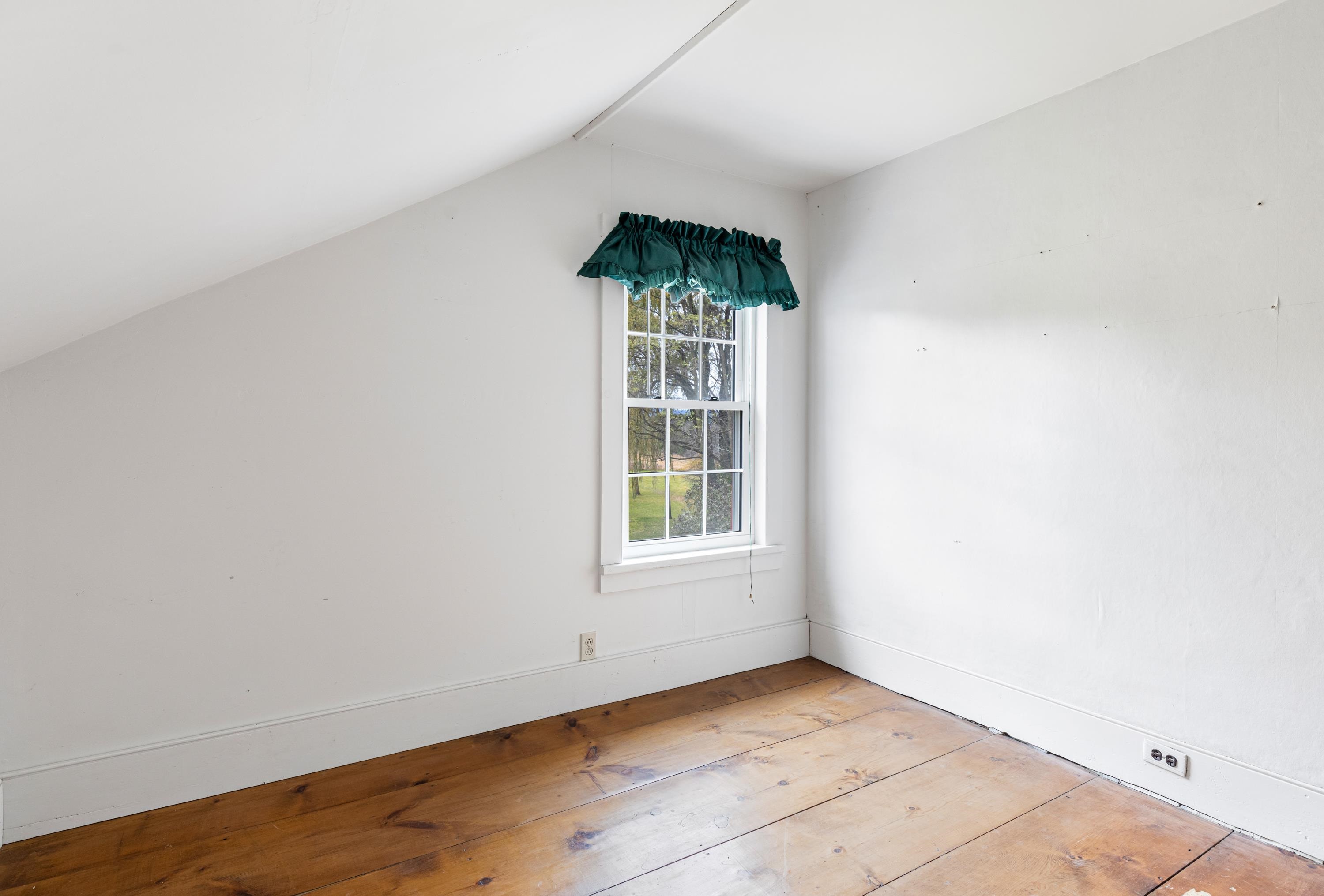 2948 Button Bay Road Vergennes, VT 05491 - Photo 29 of 40