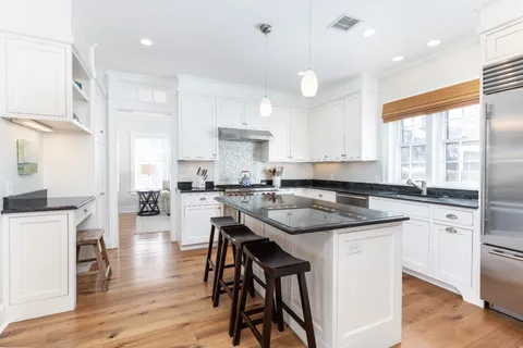 $6,450,000 | 3 Dolphin Court, Nantucket, MA 02554