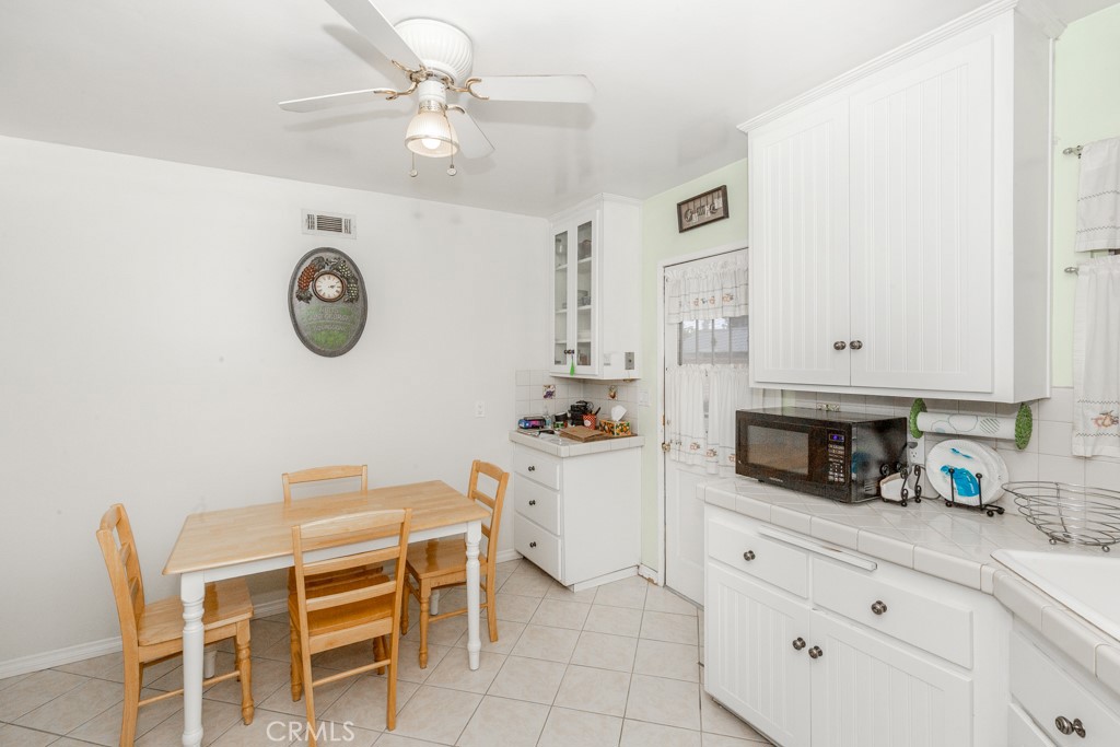 4151 Manchester Place Riverside, CA 92503 - Photo 15 of 36