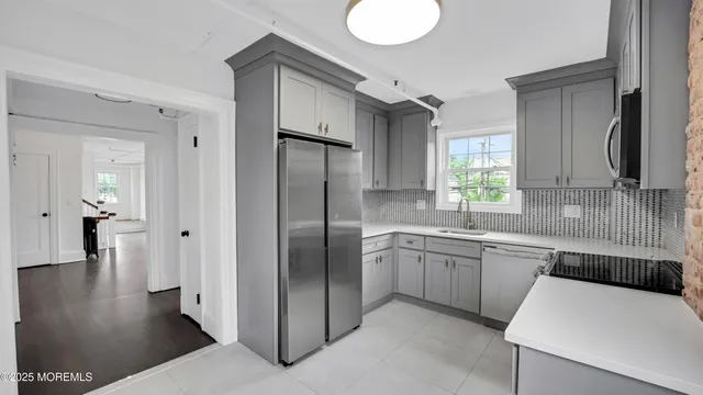 $3,700 | 87 Maple Avenue, Unit 2, Red Bank, NJ 07701