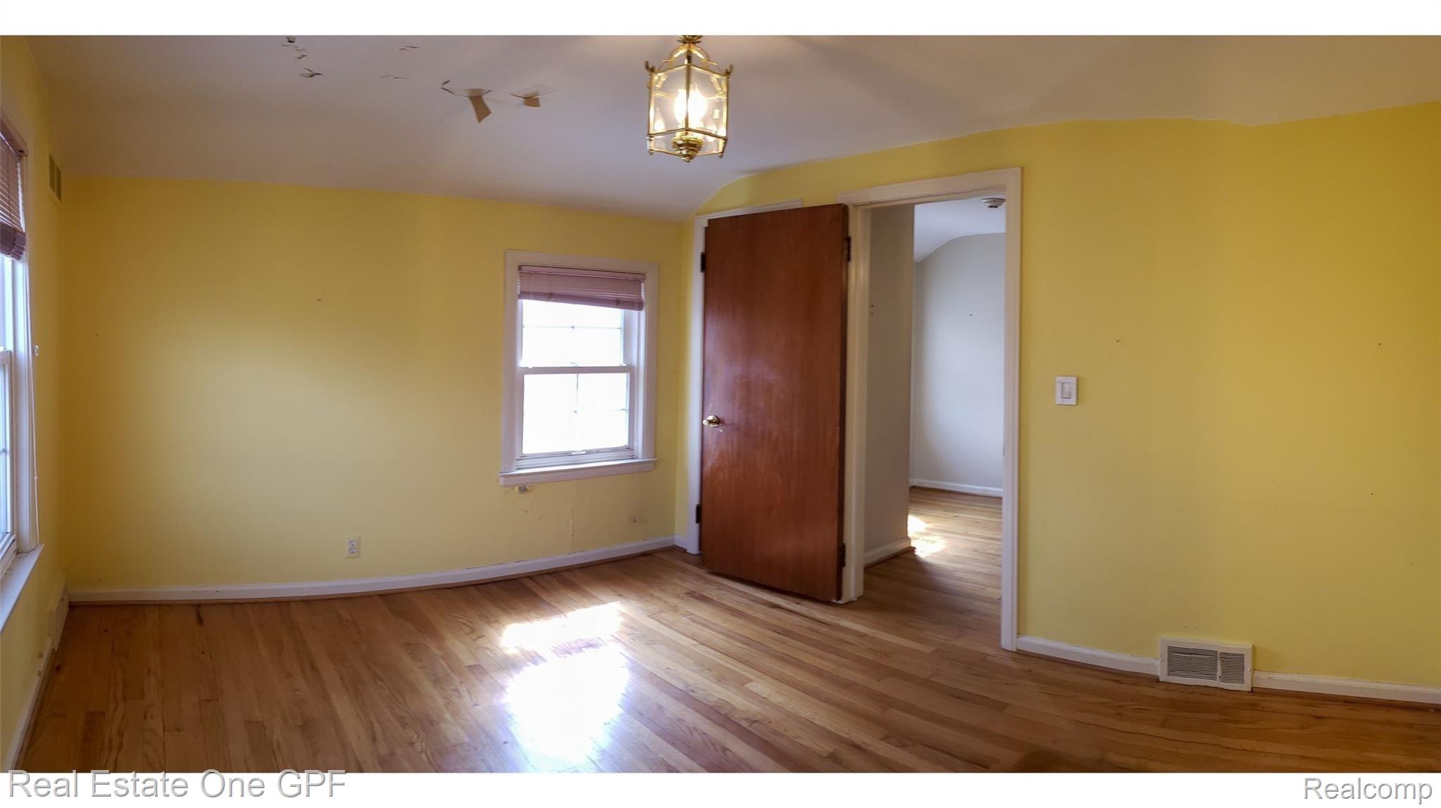 1325 Torrey Road Grosse Pointe, MI 48236 - Photo 22 of 38 09 20220501_155322 copy 2.jpg