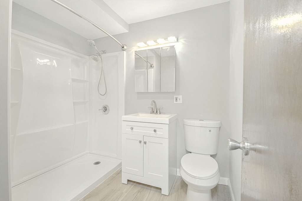 33 A Jackson Street, Unit 303 Lynn, MA 01902 - Photo 11 of 14