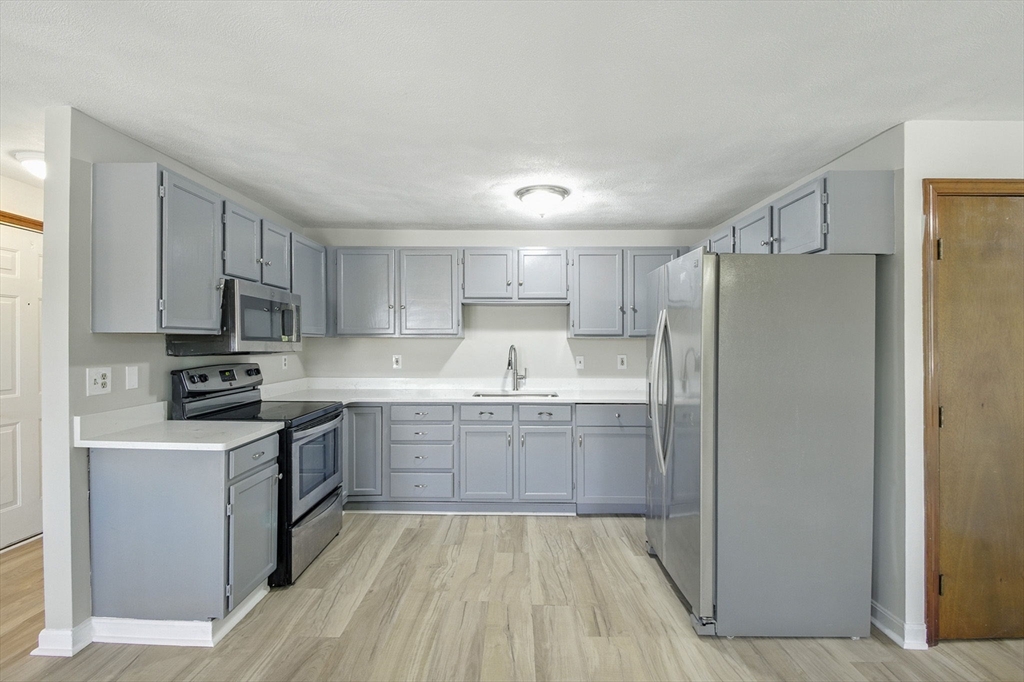 33 A Jackson Street, Unit 303 Lynn, MA 01902 - Photo 6 of 14