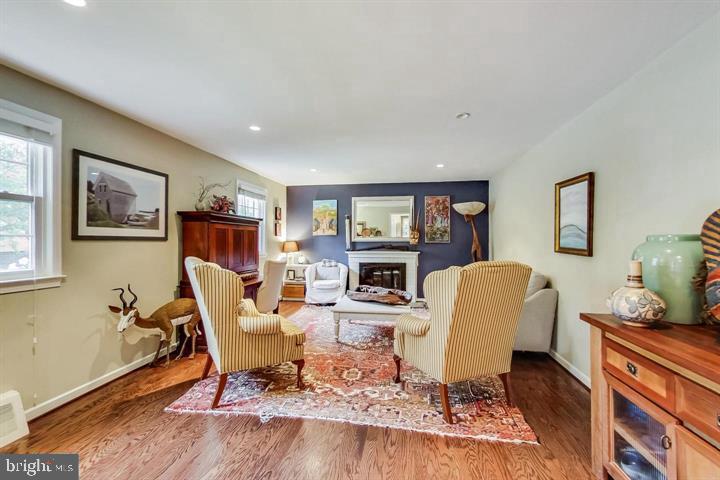 9408 Byeforde Road Kensington, MD 20895 - Photo 8 of 48