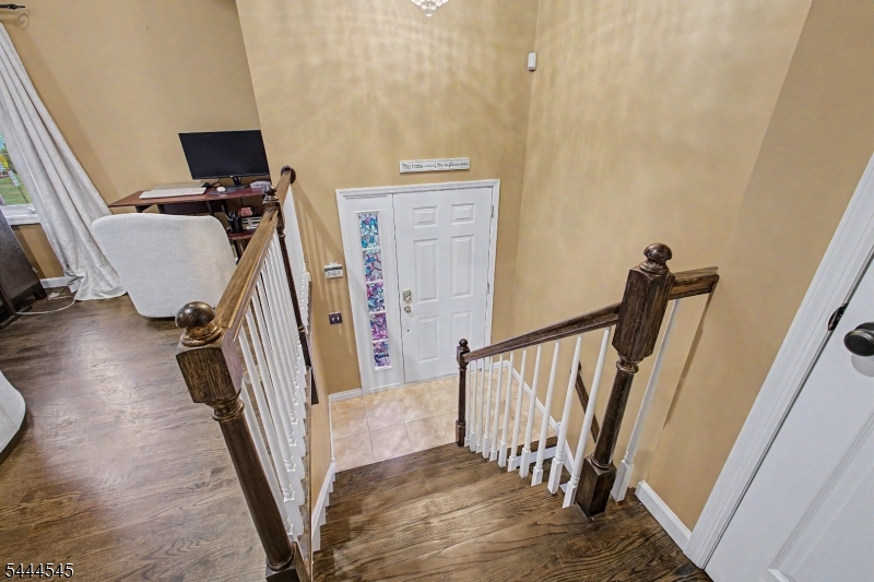 453 Huntington Road Union, NJ 07083 - Photo 3 of 28
