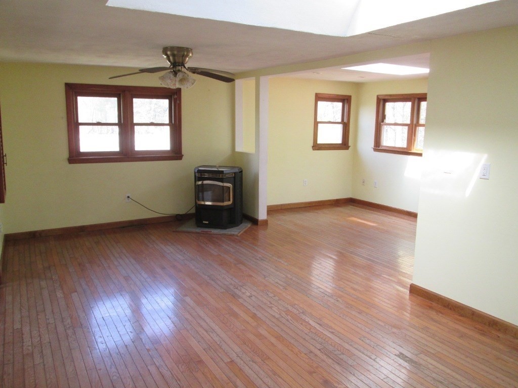 128 Adams Road Grafton, MA 01536 - Photo 3 of 38