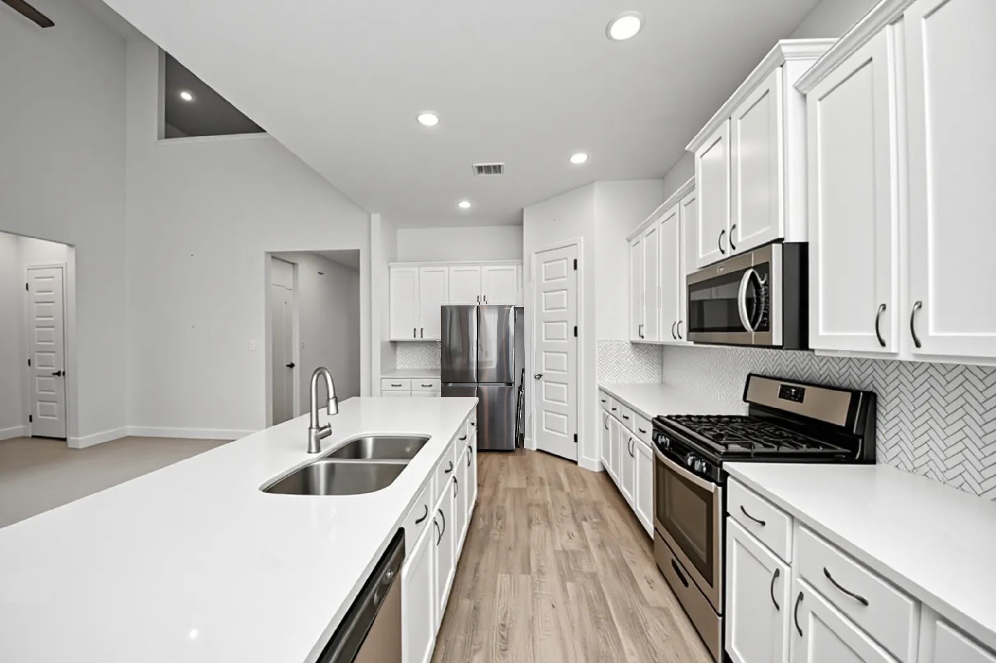 606 Round Lake Drive Rosenberg, TX 77469 - Photo 10 of 35