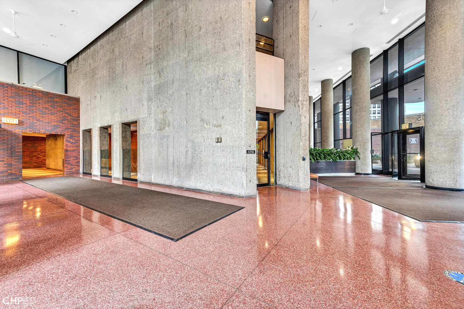 5415 North Sheridan Road, Unit 5409 Chicago, IL 60640 - Photo 31 of 37 a view of a house with a backyard