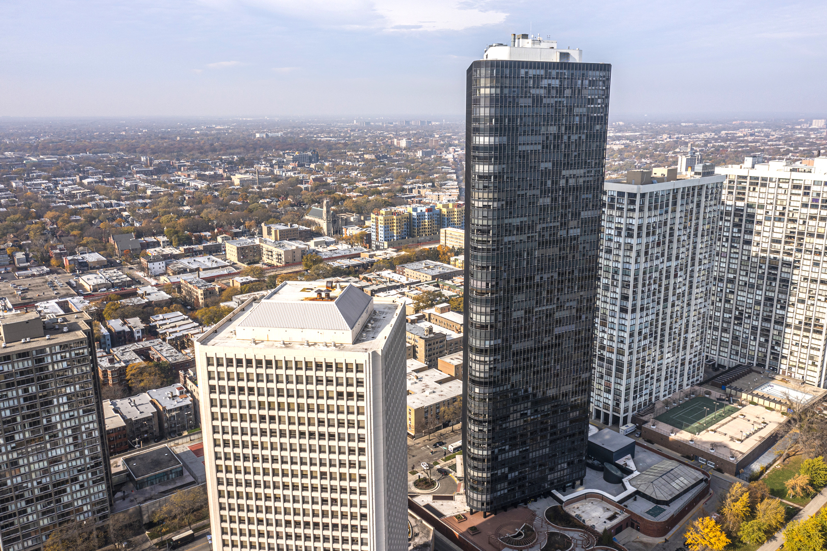 5415 North Sheridan Road, Unit 5409 Chicago, IL 60640 - Photo 34 of 37 a view of a city