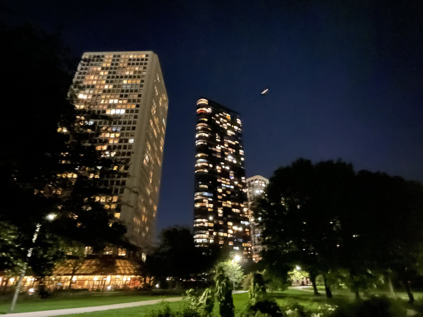 5415 North Sheridan Road, Unit 5409 Chicago, IL 60640 - Photo 35 of 37 a view of a yard in front of a house