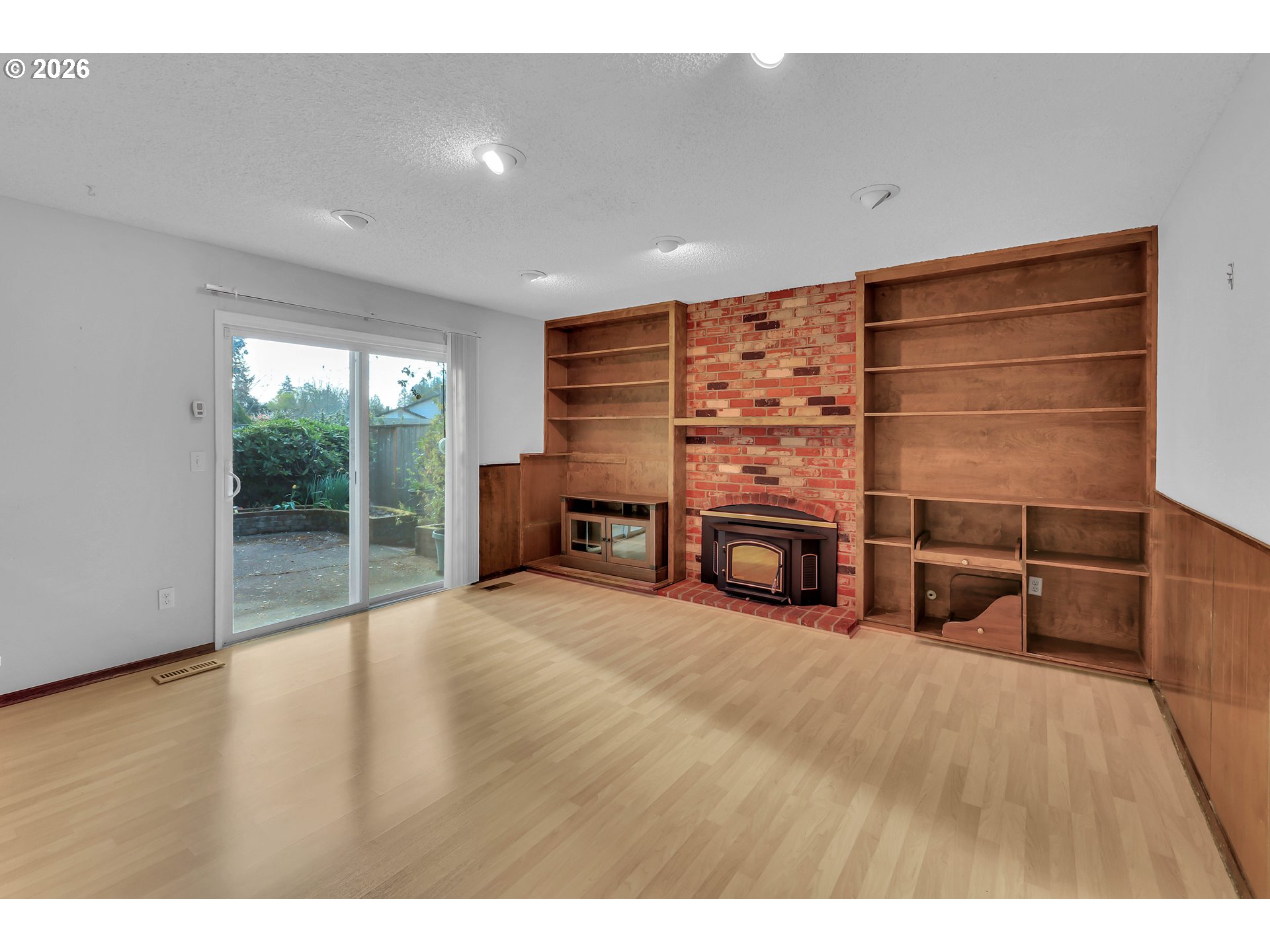 6980 Southwest 130th Avenue Beaverton, OR 97008 - Photo 12 of 38 a view of a room with furniture and window
