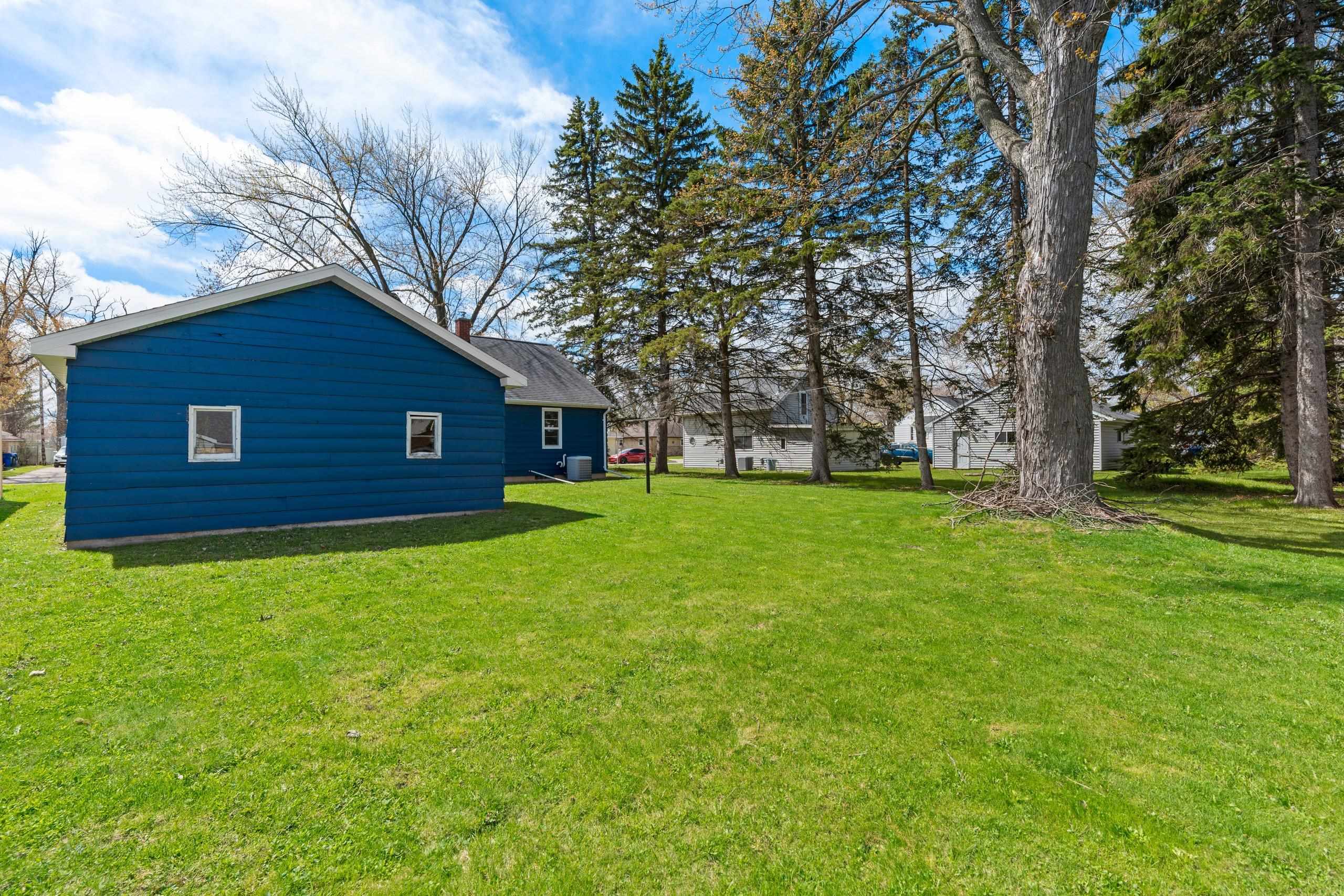 536 East Wilson Avenue Appleton, WI 54915 - Photo 2 of 49