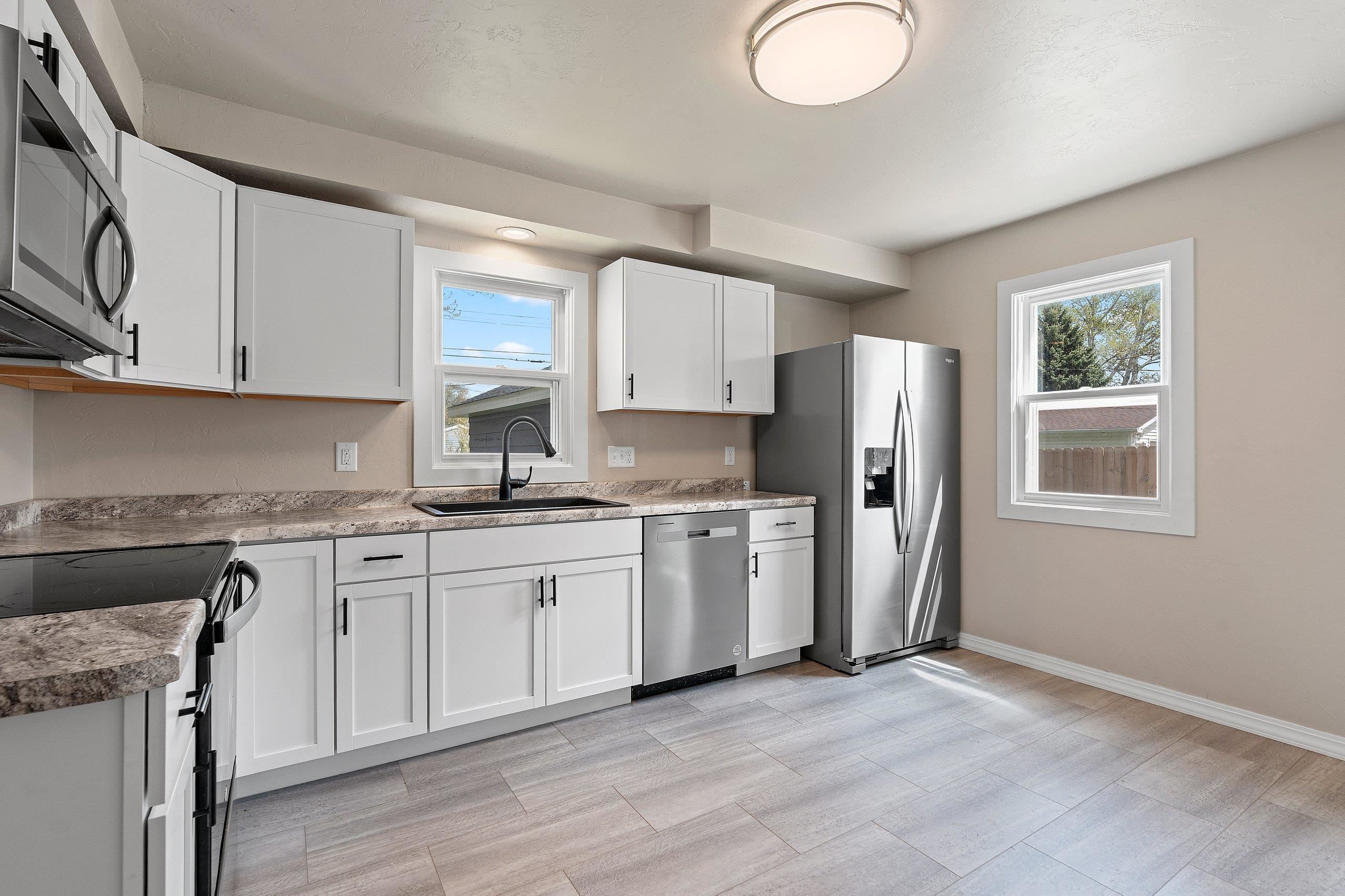 536 East Wilson Avenue Appleton, WI 54915 - Photo 5 of 49