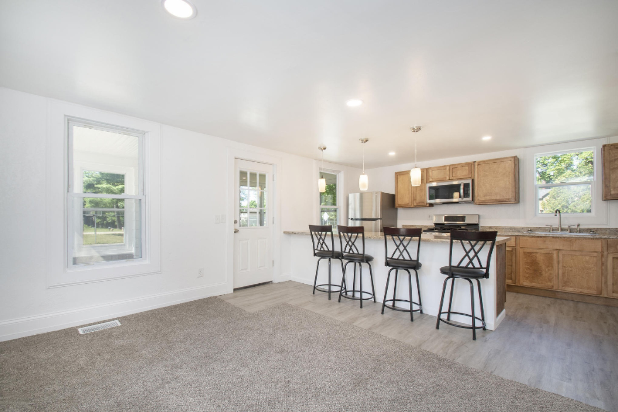 410 East Broadway Street Three Rivers, MI 49093 - Photo 10 of 22 DSC_0046