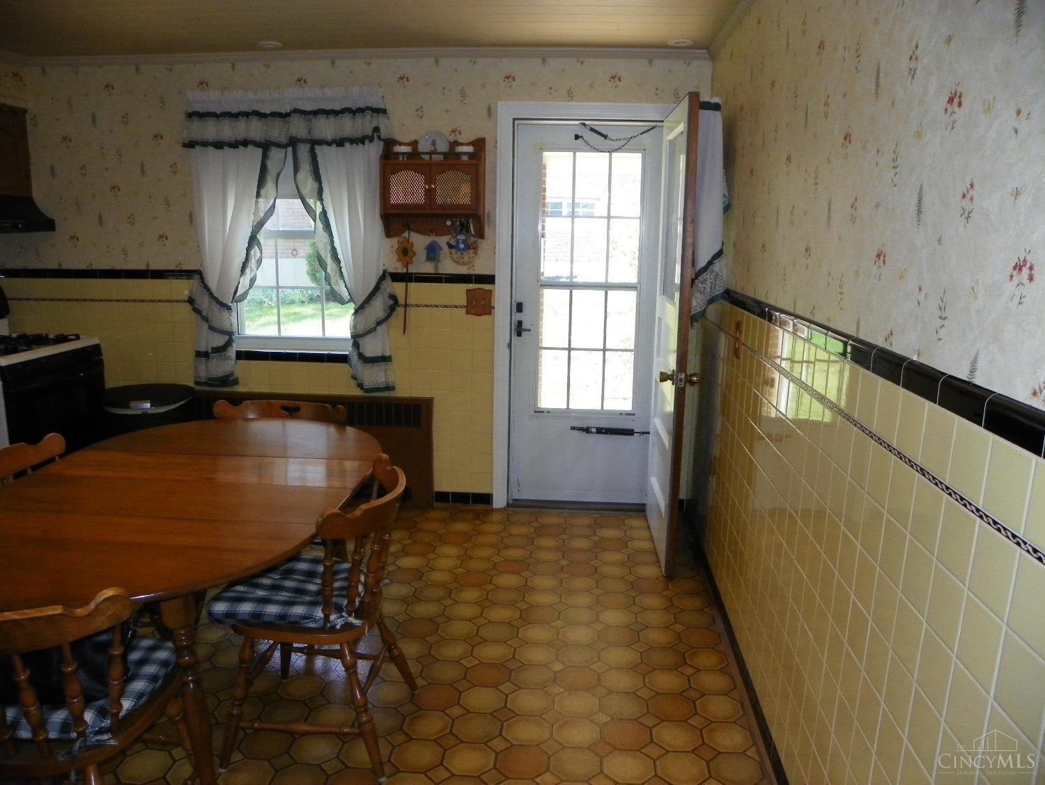 3761 Hanley Road Cincinnati, OH 45247 - Photo 10 of 42