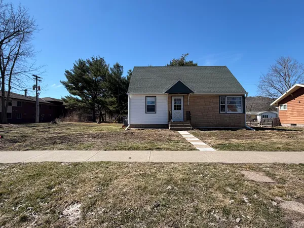$275,000 | 307 North Walnut Street, La Crescent, MN 55947