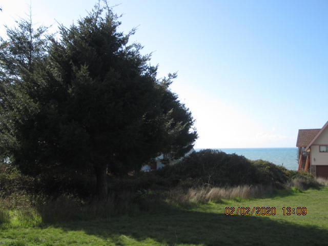 186 Sea View Road Shelter Cove, CA 95589 - Photo 8 of 18 side L