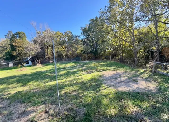 $1,960 | 233 Farm To Market 696, Elgin, TX 78621