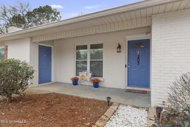 $309,500 | 203 Northwest 4th Street, Flora, MS 39071