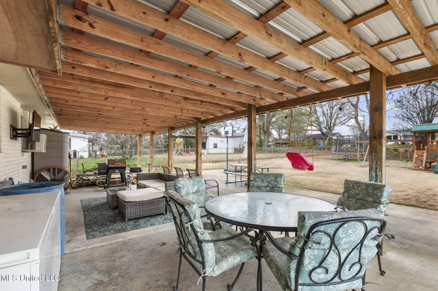 $309,500 | 203 Northwest 4th Street, Flora, MS 39071