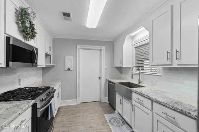 $309,500 | 203 Northwest 4th Street, Flora, MS 39071