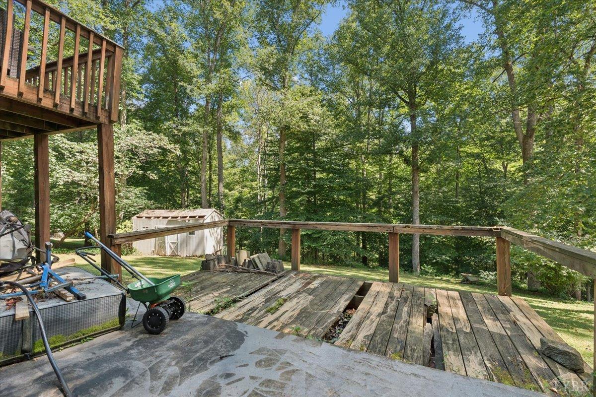 211 Regal Oaks Way Amherst, VA 24521 - Photo 40 of 44 Gallery Image 40