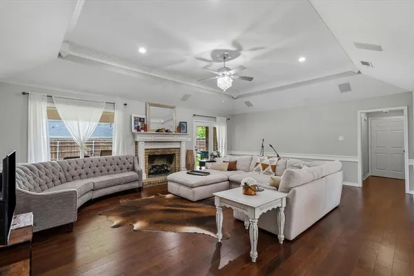 $2,400 | 108 Granada Square, Canton, TX 75103